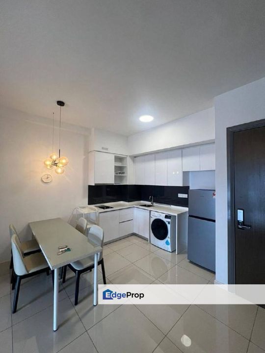 Fully furniture studio high floor service apartment at elysia park medini, Johor, Nusajaya