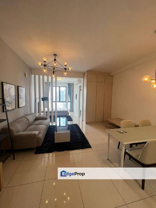 Fully furniture studio high floor service apartment at elysia park medini, Johor, Nusajaya