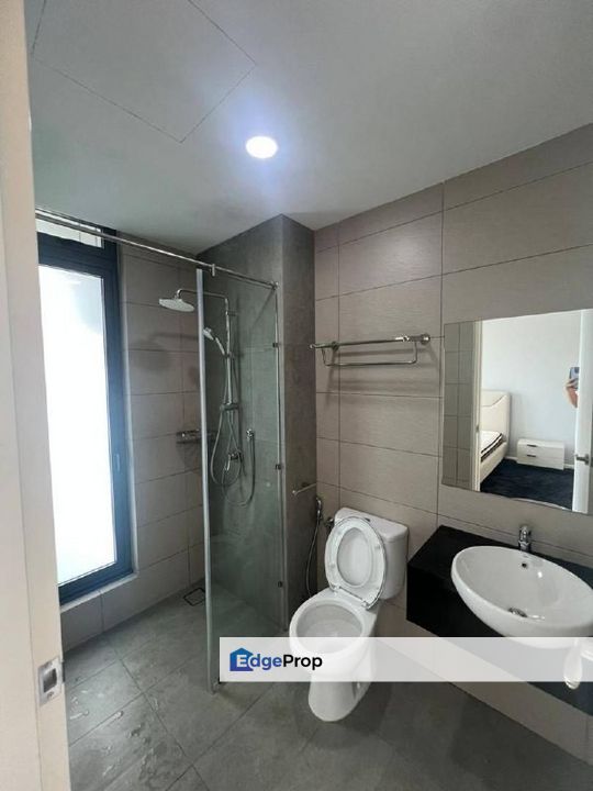 Fully furniture studio high floor service apartment at elysia park medini, Johor, Nusajaya