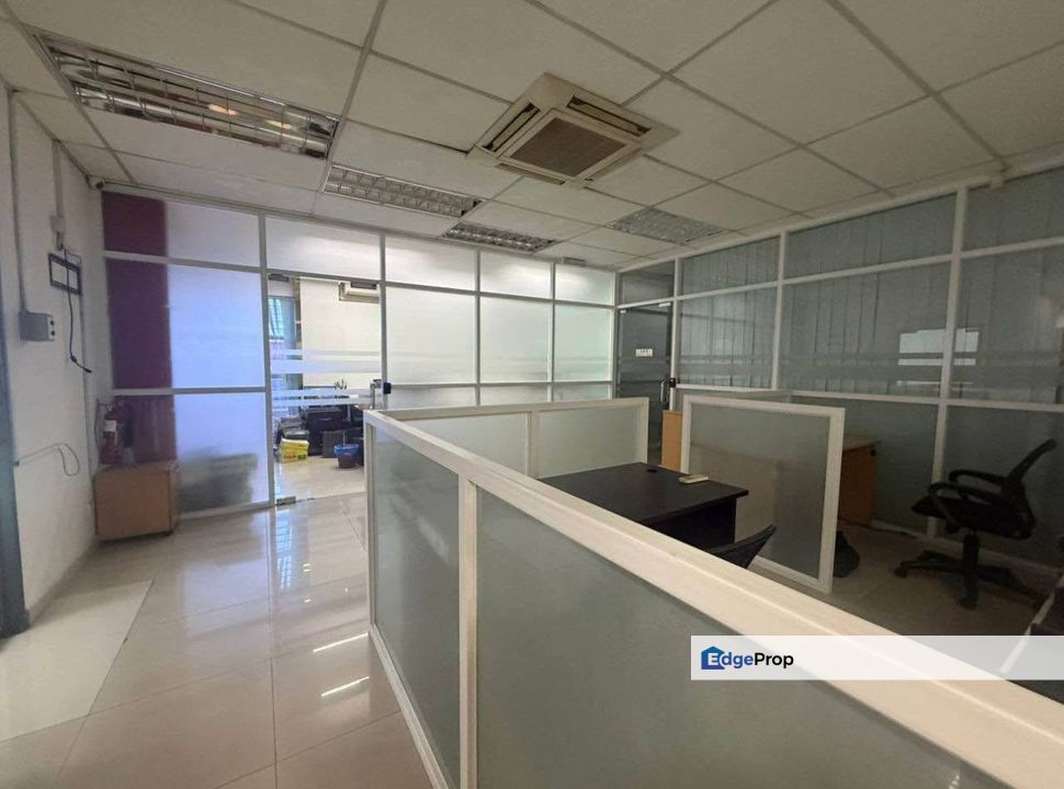 Freehold medium industry semi detached factory for sales in senai seelong, Johor, Senai