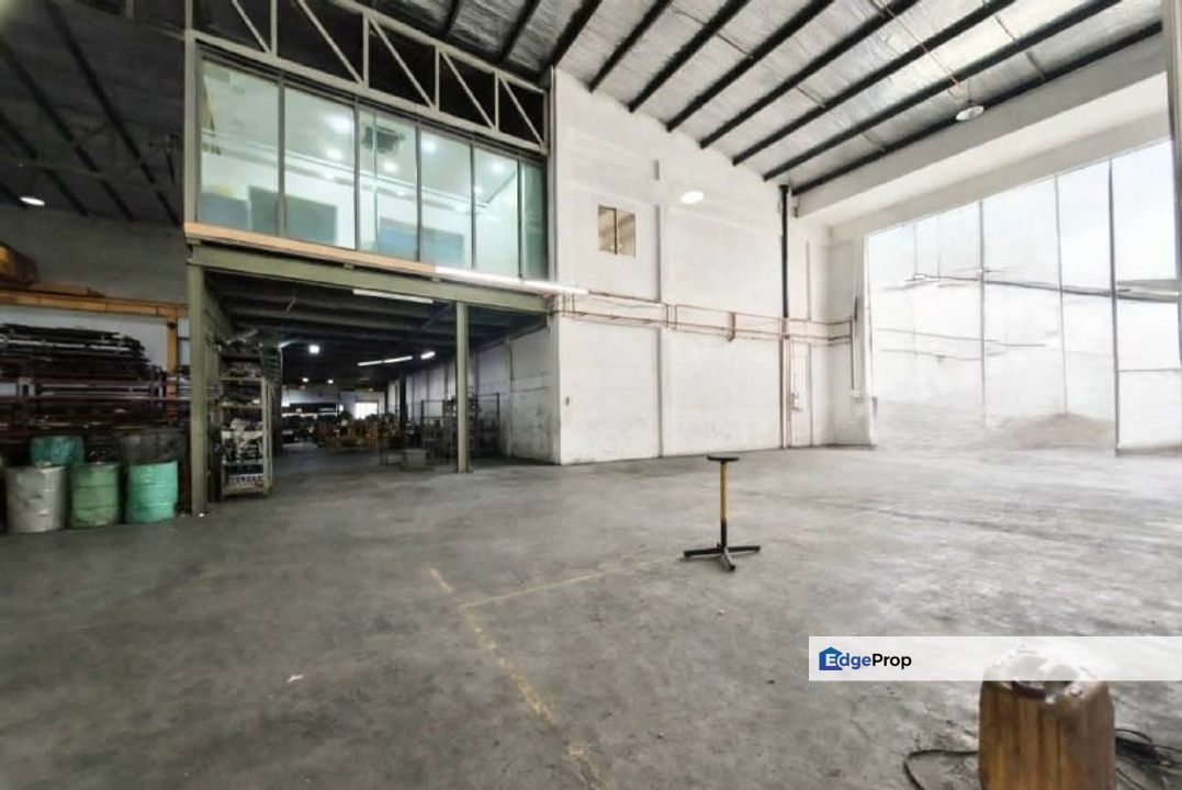 Freehold medium industry semi detached factory for sales in senai seelong, Johor, Senai