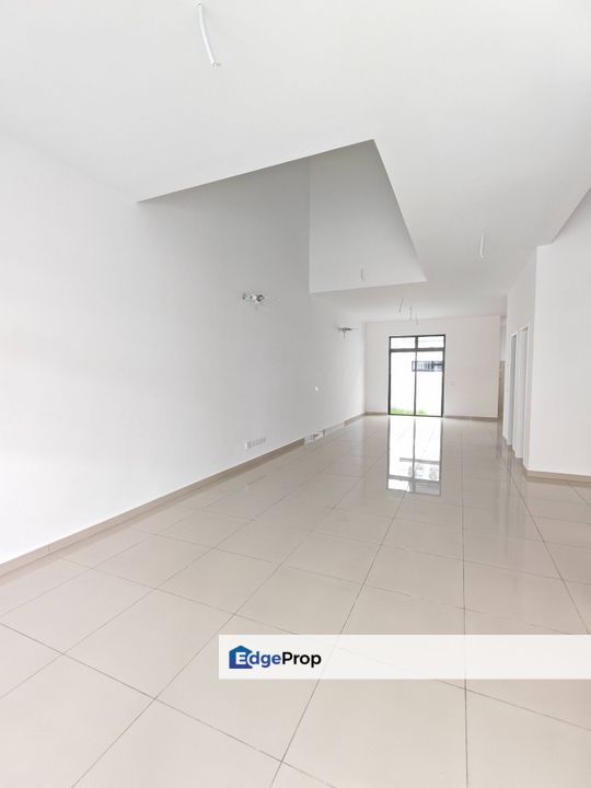 Freehold new double storey cluster house at the commune eco botanic iskandar puteri, Johor, Nusajaya
