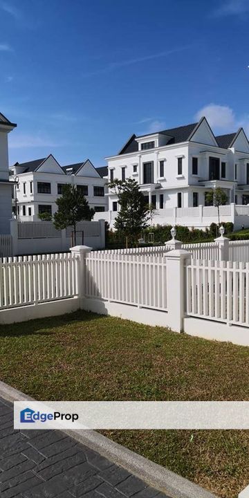 Partial furniture 2.5 storey superlink at the laeken eco botanic iskandar puteri johor, Johor, Nusajaya