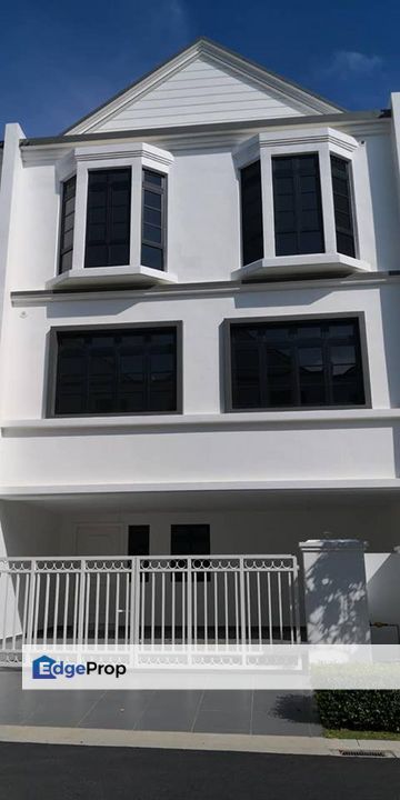 Partial furniture 2.5 storey superlink at the laeken eco botanic iskandar puteri johor, Johor, Nusajaya