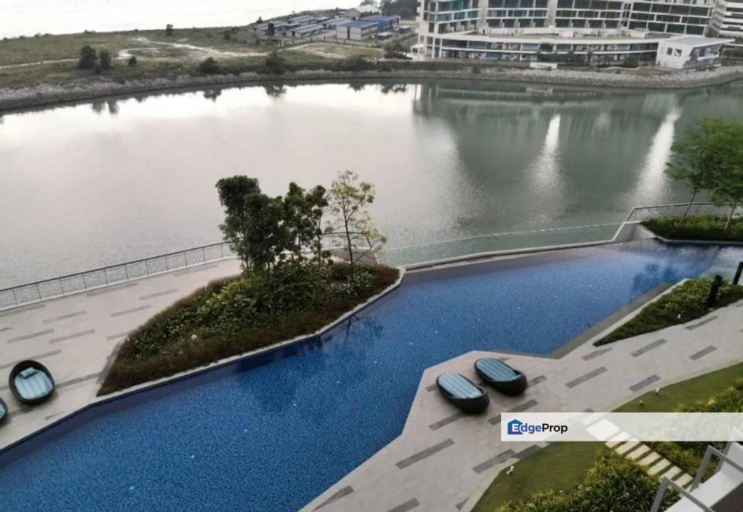 Freehold 2+1 room seaview service apartment at souther marina puteri harbour johor, Johor, 