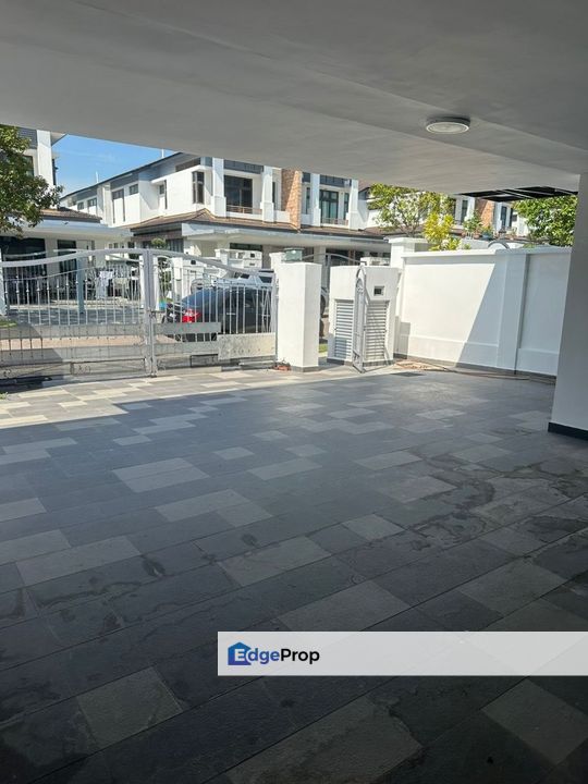 Freehold double storey cluster house guarded at eco botanic iskandar puteri, Johor, Nusajaya