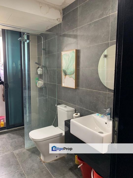 Freehold full loan almas suites service apartment fully furniture for sales in puteri harbour, Johor, 