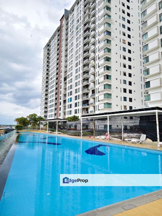 Freehold 2 room corner lot service apartment for sales in d'inspire nusa bestari iskandar puteri, Johor, Johor Bahru
