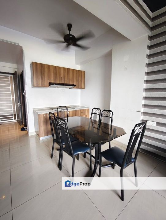 Freehold 2 room corner lot service apartment for sales in d'inspire nusa bestari iskandar puteri, Johor, Johor Bahru