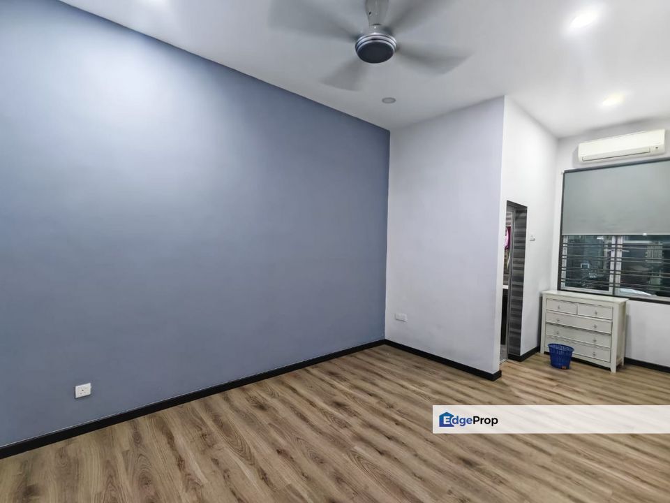 Partial furniture single storey landed house renovated at taman nusa bestari iskandar puteri, Johor, Johor Bahru