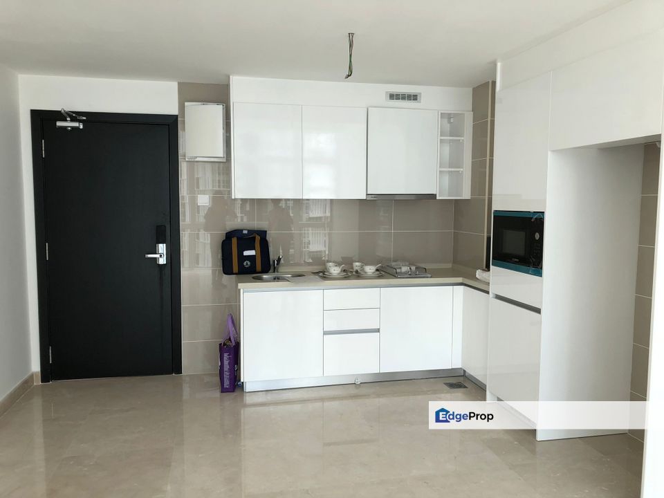 2 room partial furniture service apartment at paradiso medini, Johor, Nusajaya