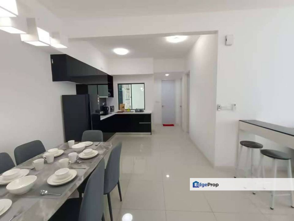 Fully furniture 3 room service apartment at elysia park medini, Johor, Nusajaya