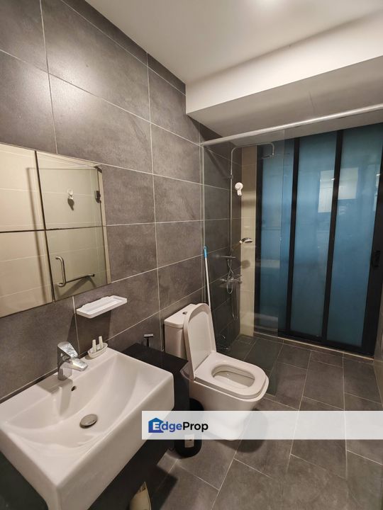 Full loan freehold studio unit fully furniture at almas suites puteri harbour iskandar puteri, Johor, 