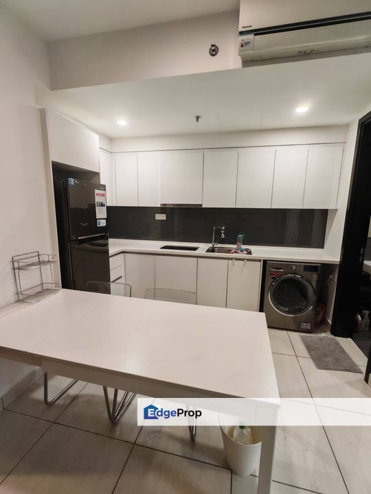 Full loan freehold studio unit fully furniture at almas suites puteri harbour iskandar puteri, Johor, 