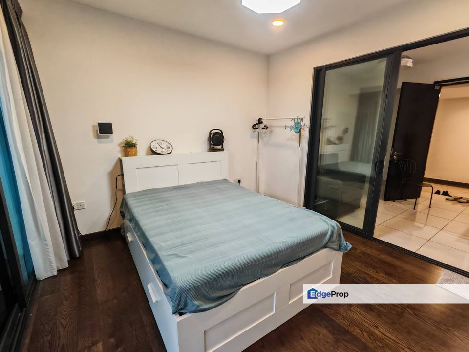 Full loan freehold studio unit fully furniture at almas suites puteri harbour iskandar puteri, Johor, 