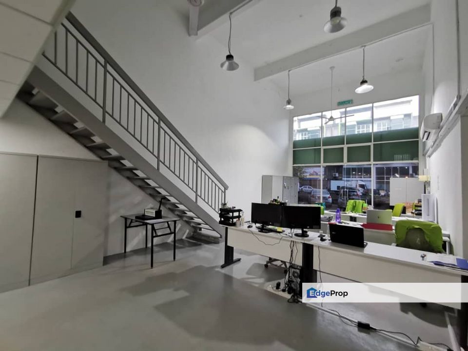 Partial furniture ground floor shoplot at danga utama sutera skudai, Johor, Pontian