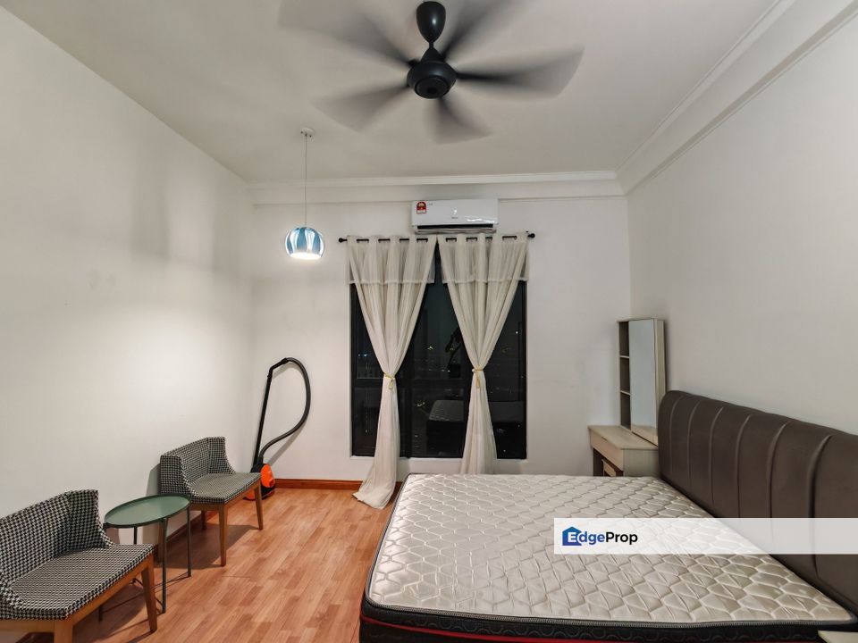 Fully furniture mid floor 3+1 room service apartment at the platino skudai, Johor, Johor Bahru