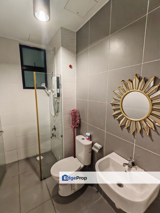 Freehold 3+1 room service apartment fully furniture at the platino skudai, Johor, Johor Bahru