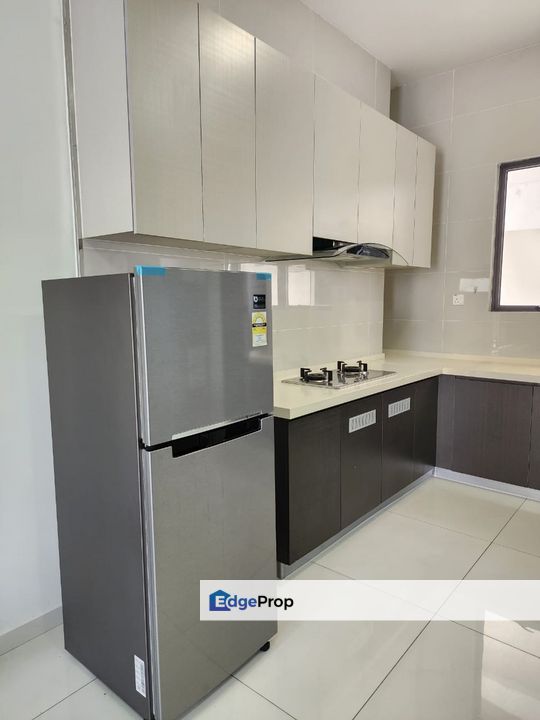 Fully furniture high floor seaview service apartment at bay point country garden danga bay, Johor, Johor Bahru