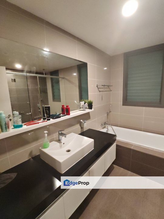 Fully furniture 3 room service apartment at iskandar residence medini, Johor, Nusajaya