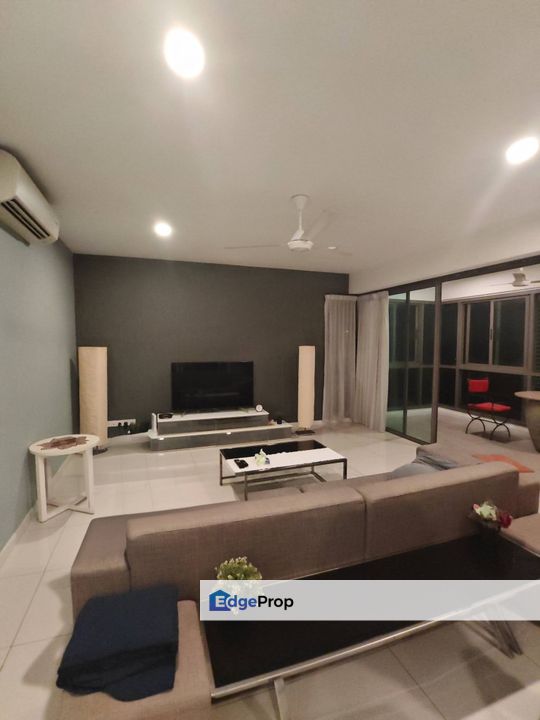 Fully furniture 3 room service apartment at iskandar residence medini, Johor, Nusajaya