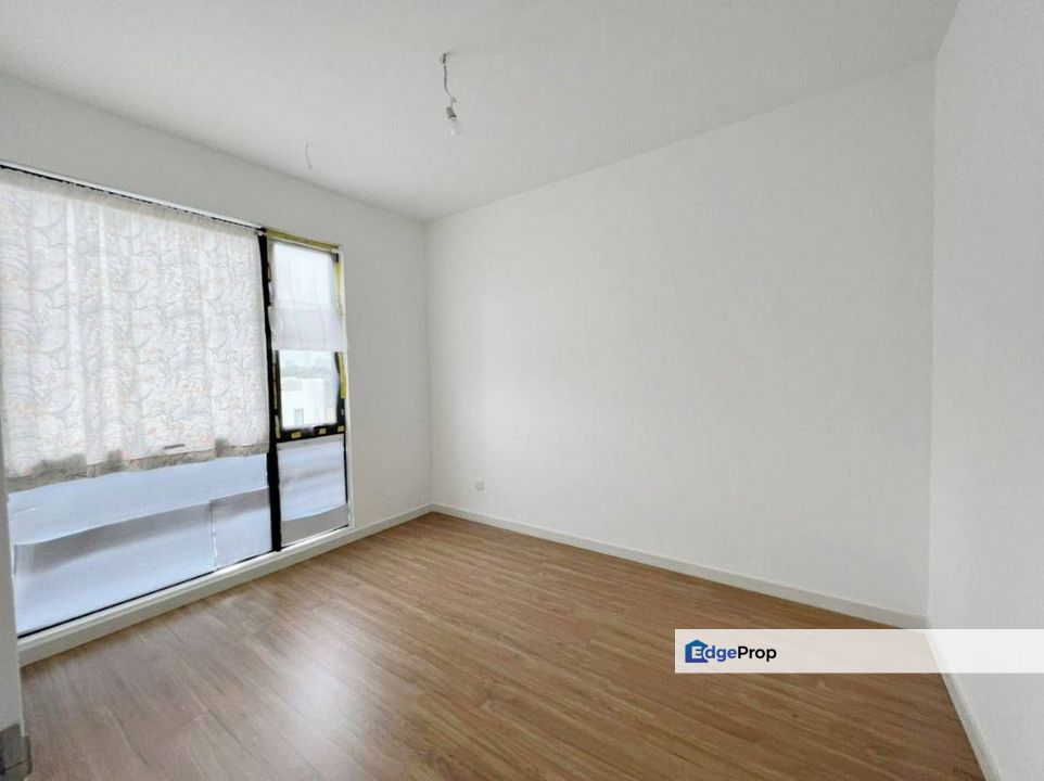 1.5 storey townhouse at sunway citrine lakehomes, Johor, 