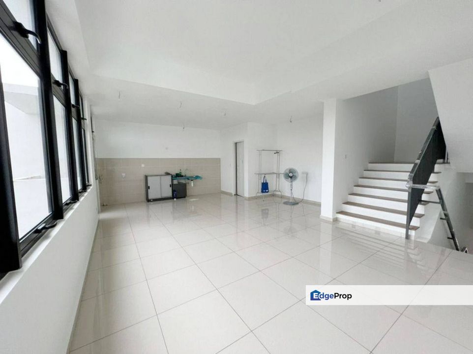 1.5 storey townhouse at sunway citrine lakehomes, Johor, 