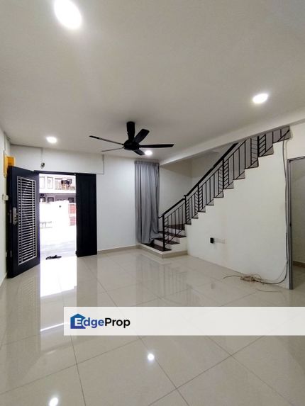 Double storey renovated house at jalan jasa mutiara rini skudai, Johor, Skudai