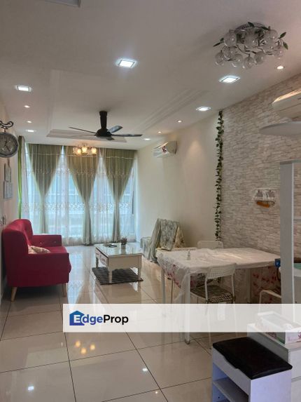 Freehold townhouse duplex renovated at the seed sutera utama skudai, Johor, Skudai