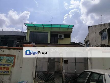 Freehold double storey landed renovated for many rooms good for investment, Johor, Skudai