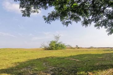 Bungalow land at Leisure farm for sales in gelang patah