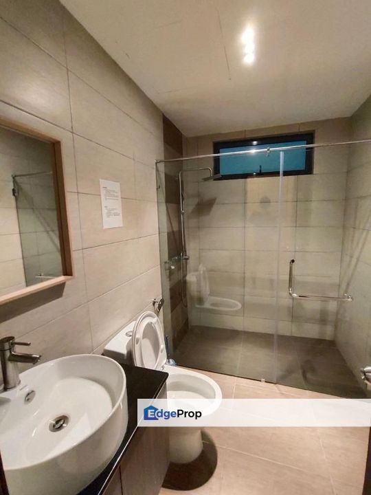 Freehold studio unit fully furniture for sales in molek regency johor bahru, Johor, Johor Bahru