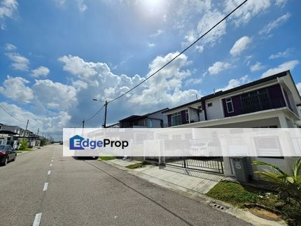 Freehold double storey cluster house guarded at taman pulai mutiara skudai, Johor, Kangkar Pulai