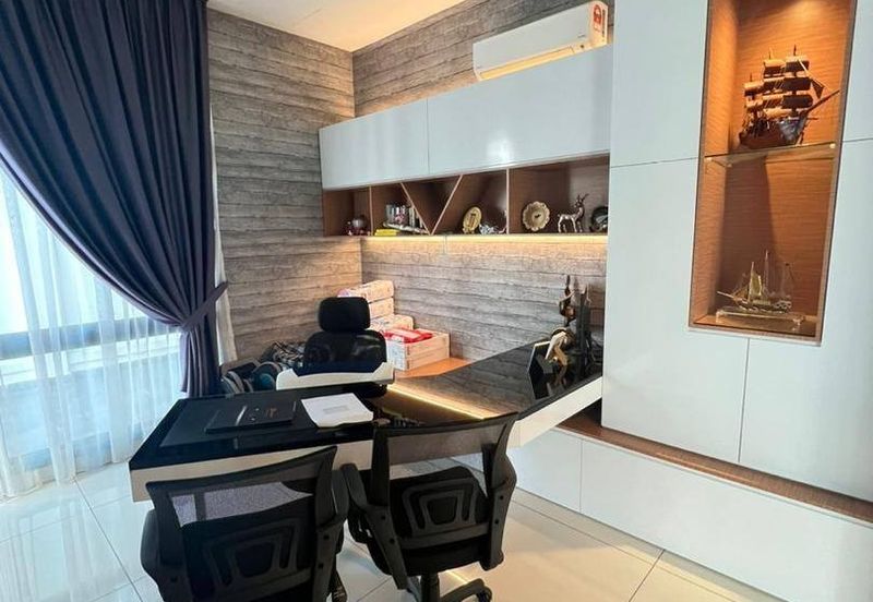 Freehold double storey semi d renovated unit in horizon hill iskandar puteri