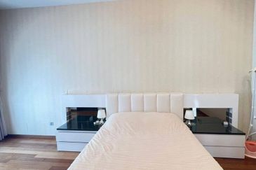 Freehold double storey semi d renovated unit in horizon hill iskandar puteri