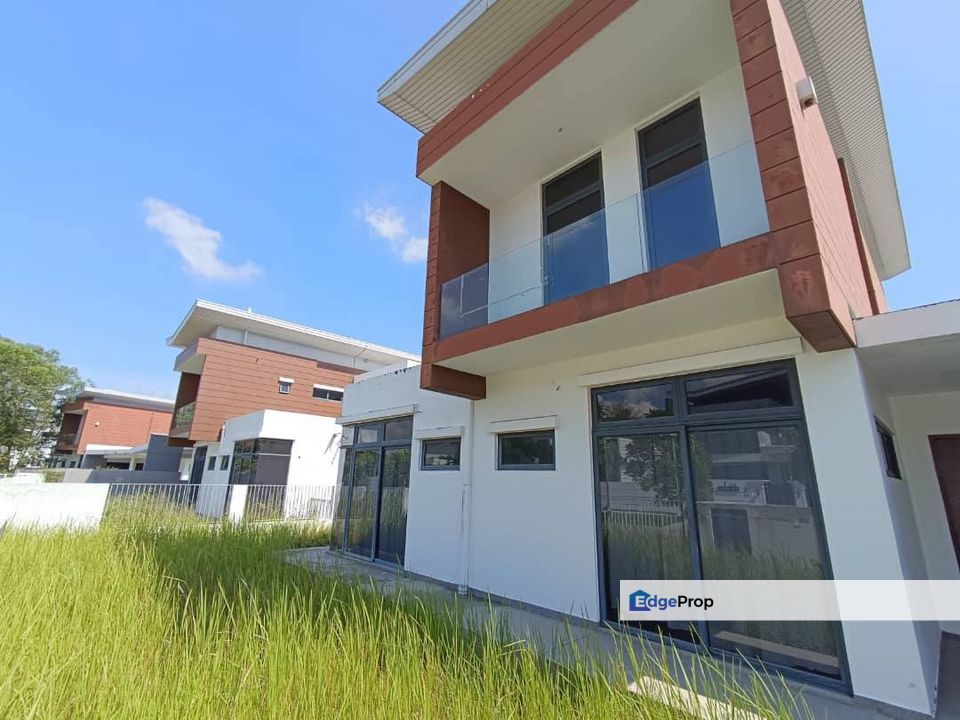 Freehold Three storey corner lot bangalow at the hill horizon hill , Johor, Horizon Hills