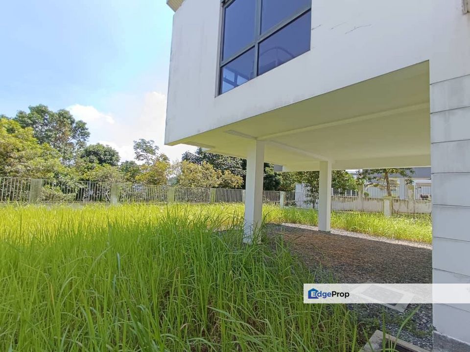 Freehold Three storey corner lot bangalow at the hill horizon hill , Johor, Horizon Hills