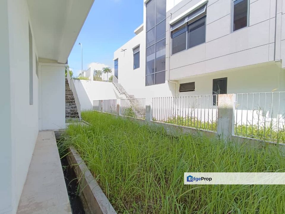 Freehold Three storey corner lot bangalow at the hill horizon hill , Johor, Horizon Hills