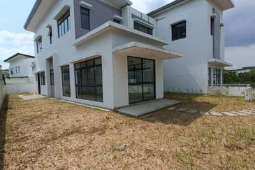 Freehold 2.5 storey corner lot bangalow at the hill horizon hill iskandar puteri