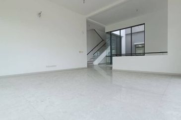 Freehold 2.5 storey corner lot bangalow at the hill horizon hill iskandar puteri