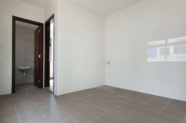 Freehold 2.5 storey corner lot bangalow at the hill horizon hill iskandar puteri