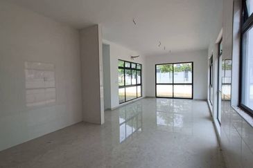 Freehold 2.5 storey corner lot bangalow at the hill horizon hill iskandar puteri