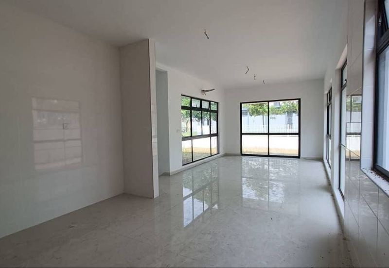 Freehold 2.5 storey corner lot bangalow at the hill horizon hill iskandar puteri