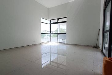 Freehold 2.5 storey corner lot bangalow at the hill horizon hill iskandar puteri