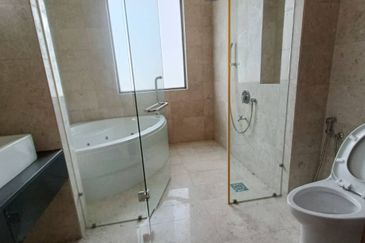 Freehold 2.5 storey corner lot bangalow at the hill horizon hill iskandar puteri