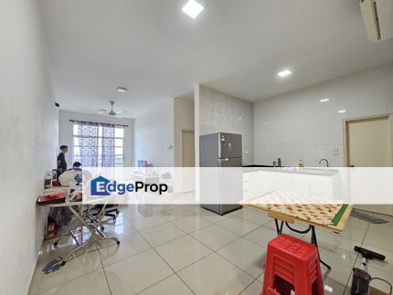 Freehold 3 room medium floor nusa height apartment at gelang patah, Johor, Gelang Patah