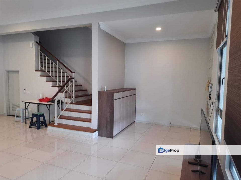 Freehold double storey cluster house renovated and extended at exo botanic iskandar puteri, Johor, Nusajaya