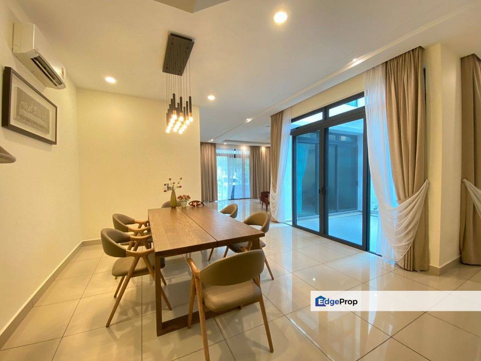 Freehold double storey superlink renovated and guarded at estuari garden puteri harbour iskandar puteri, Johor, Nusajaya