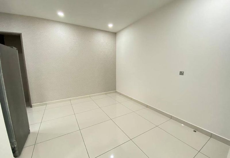 Freehold double storey corner lot cluster house renovated at canal garden south horizon hill