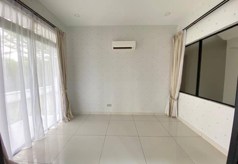 Freehold double storey corner lot cluster house renovated at canal garden south horizon hill